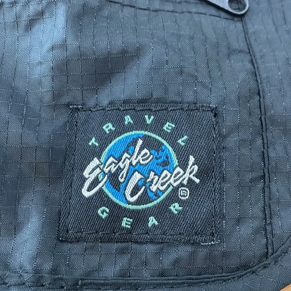 Eagle Creek Undercover Hidden Pocket - Travel Money Belt for Men and Women